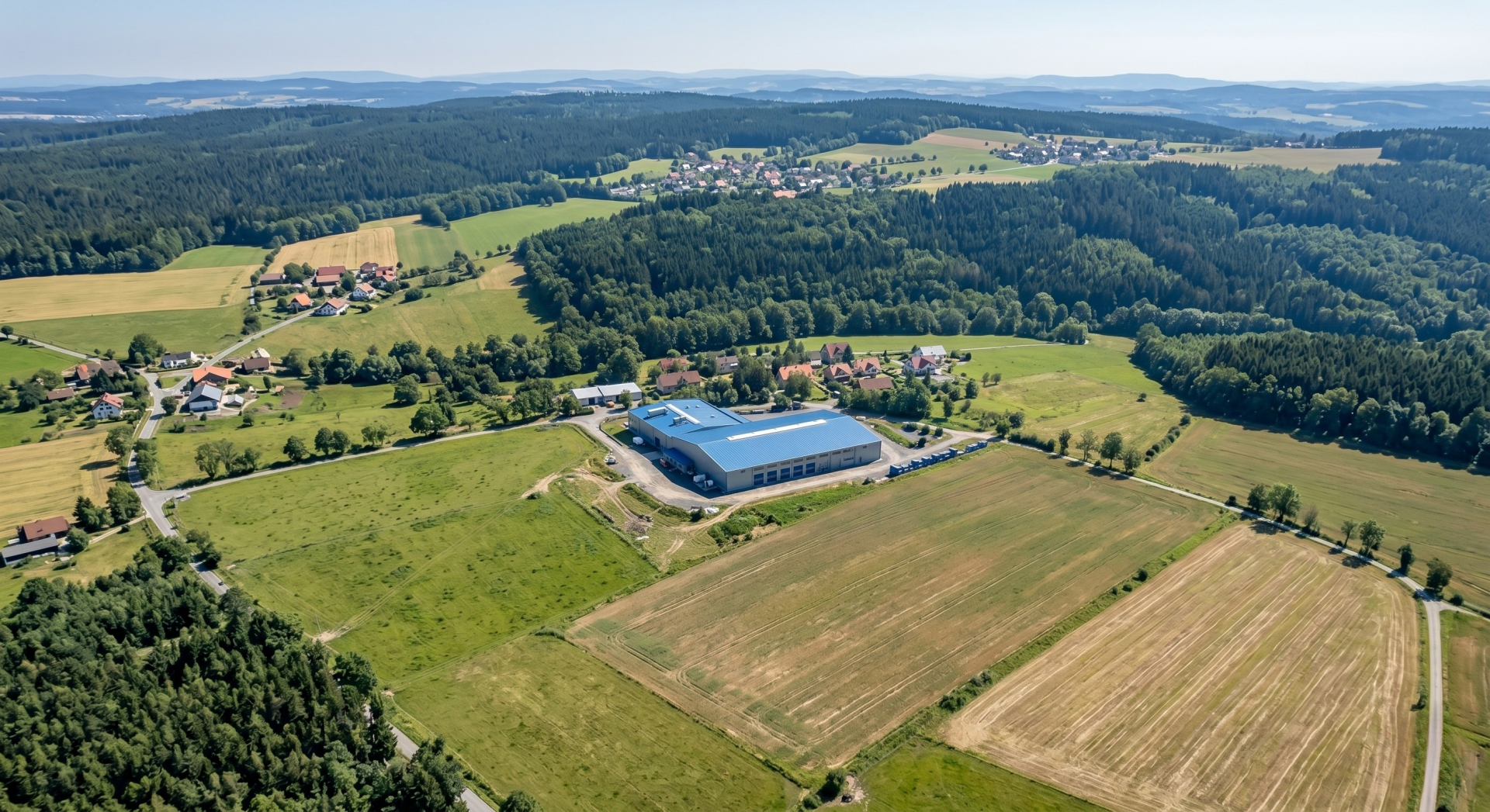 Jsme stabilní česká společnost s odpovědným přístupem k regionu, zaměstnancům i životnímu prostředí. Podporujeme dlouhodobý a udržitelný rozvoj.